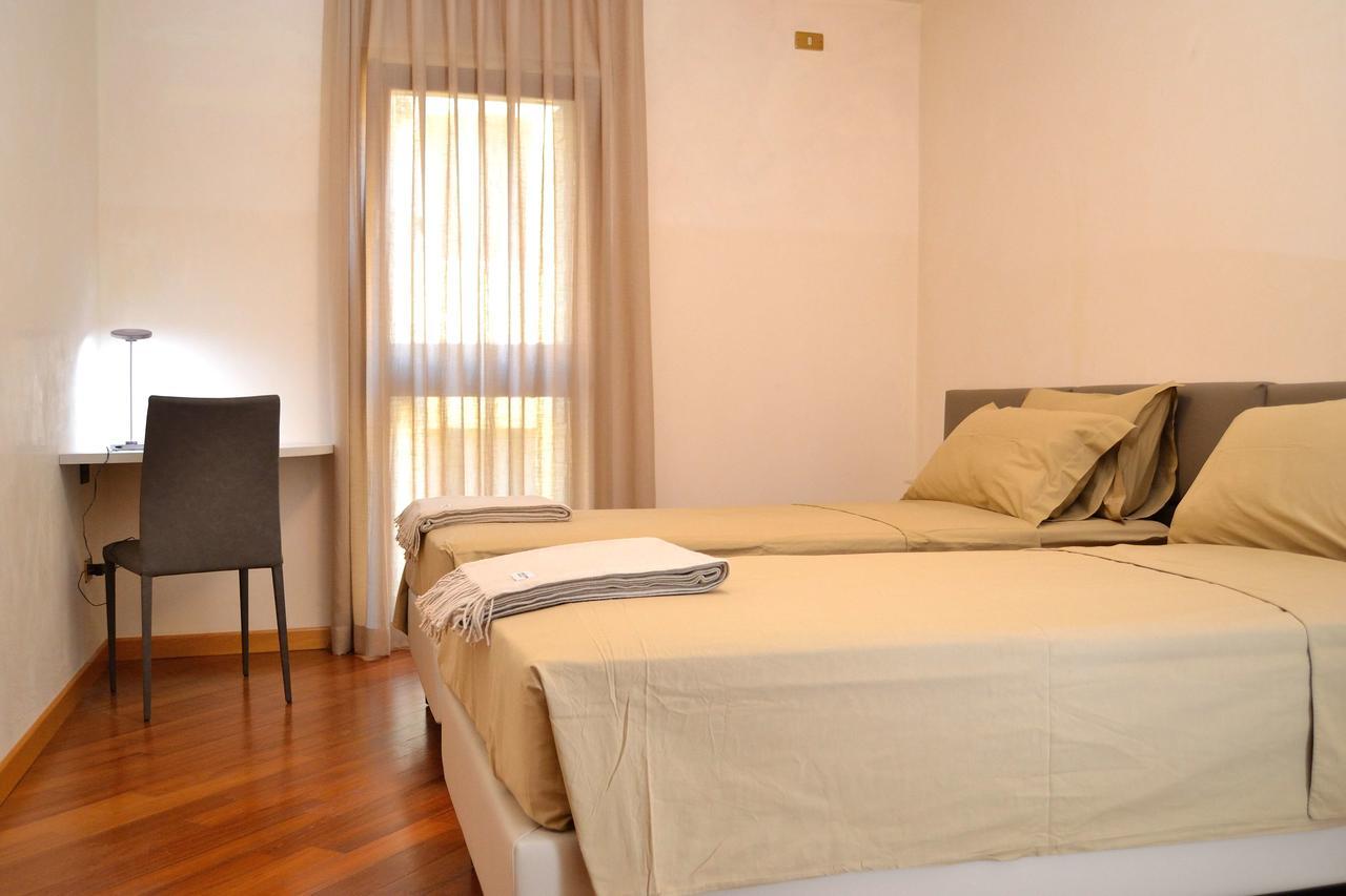Portico Oscuro Deluxe Apartment - Centro Citta トレヴィーゾ エクステリア 写真