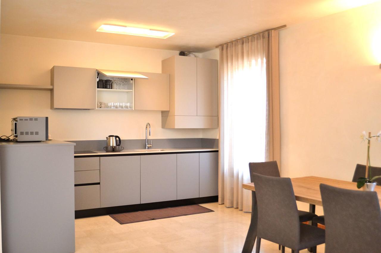 Portico Oscuro Deluxe Apartment - Centro Citta トレヴィーゾ エクステリア 写真