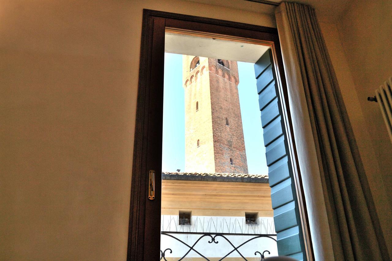 Portico Oscuro Deluxe Apartment - Centro Citta トレヴィーゾ エクステリア 写真