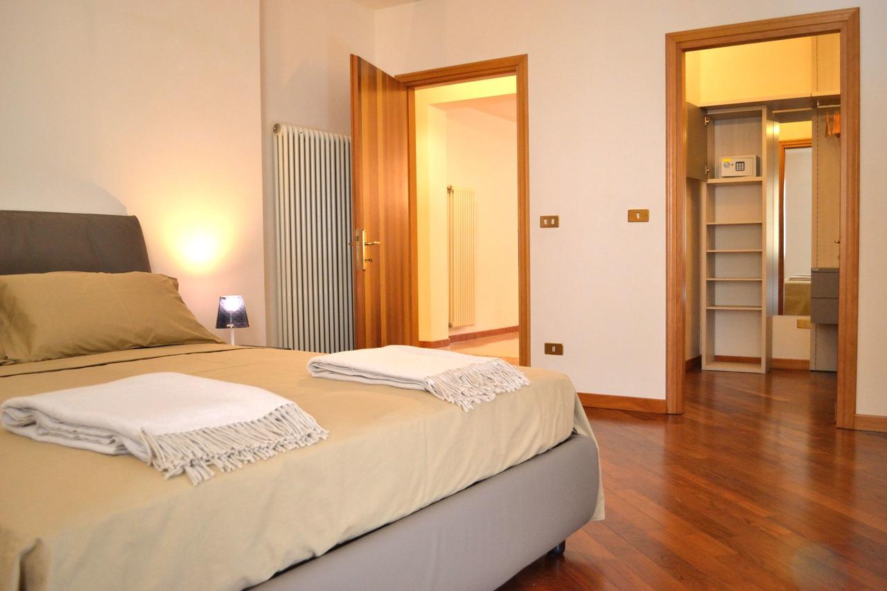 Portico Oscuro Deluxe Apartment - Centro Citta トレヴィーゾ エクステリア 写真