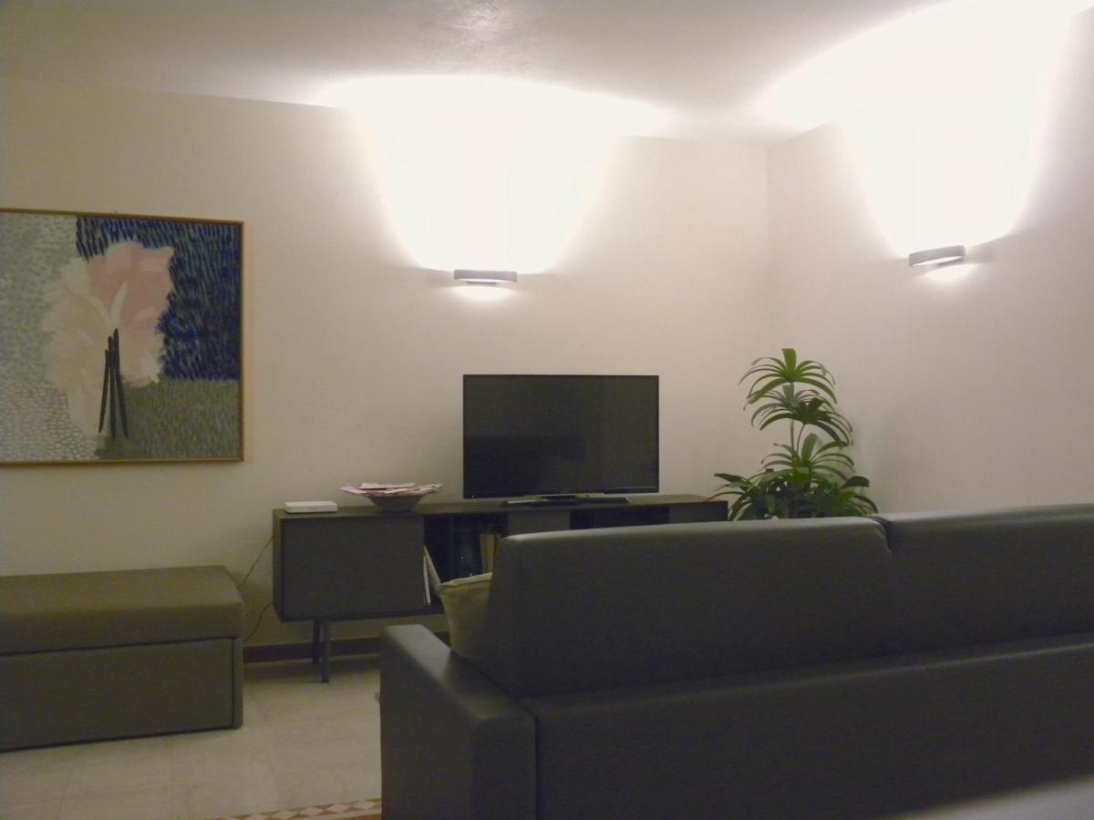 Portico Oscuro Deluxe Apartment - Centro Citta トレヴィーゾ エクステリア 写真